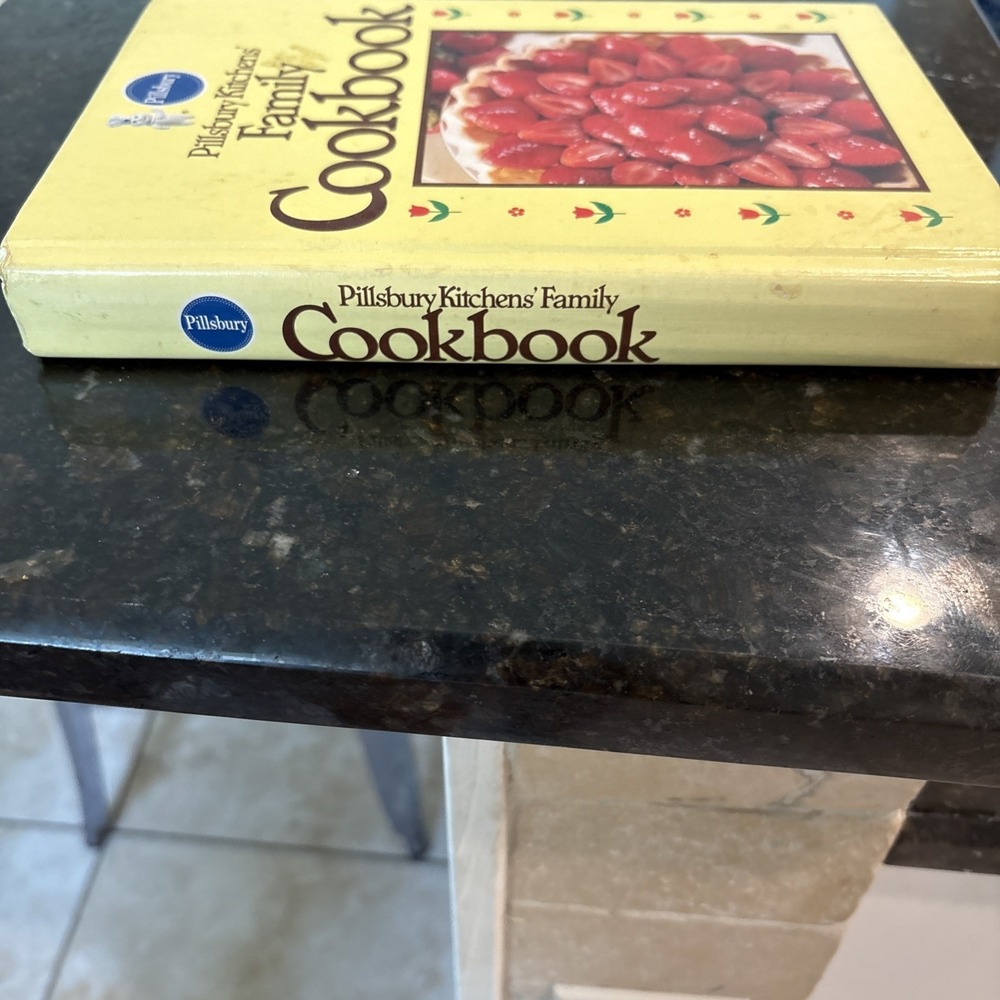 Pillsbury Kitchens' Family Cookbook (Hardcover, Seventh Printing, 1987) Vintage - Picture 3 of 5